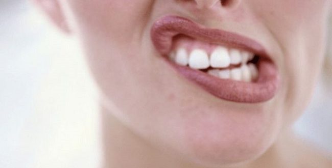 Дергание нижней губы, что и чем лечить